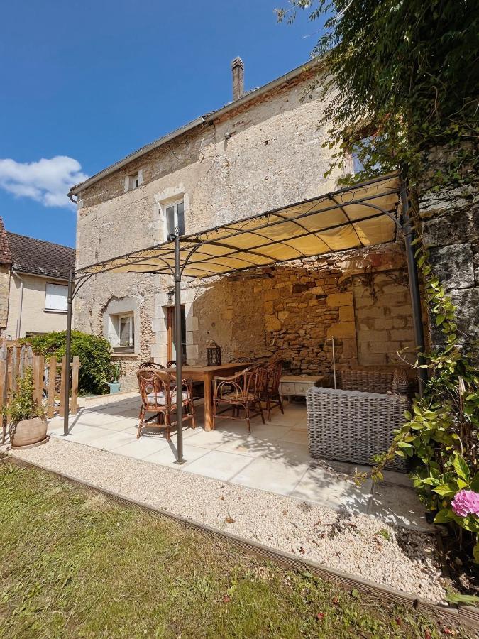 Joli Gite Pour 5 Personnes : Chez Cherrie Saint-Julien-de-Lampon Eksteriør billede